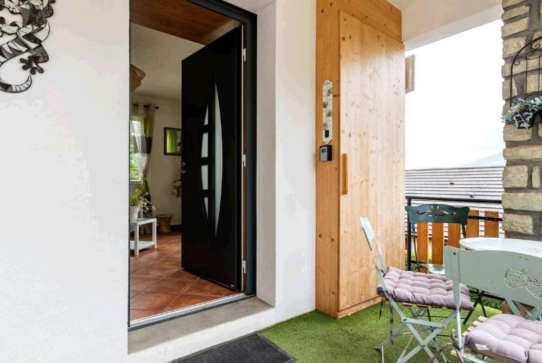 Jolie Appart T4 La Zoune Avec Jardin 8 Personnes Chorges Exteriör bild